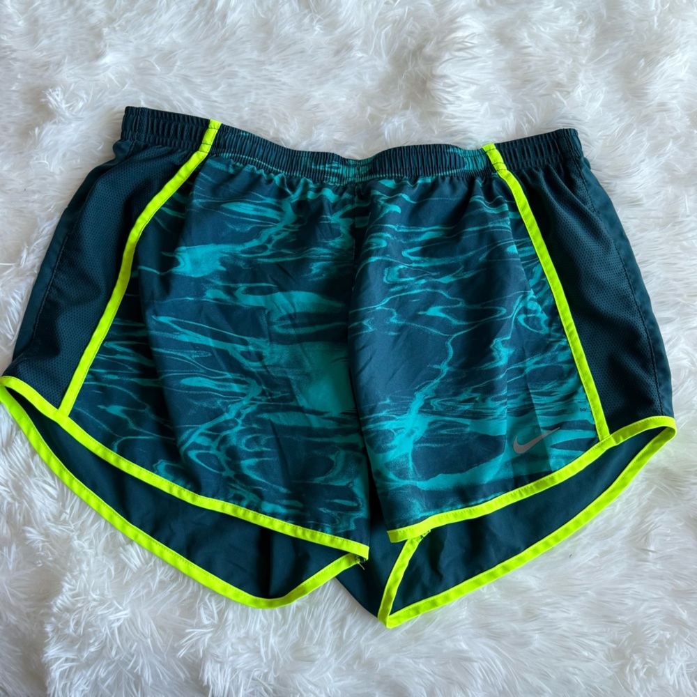 Nike Dri-FIT Women's 3" Running Short Turquoise and Yellow M.